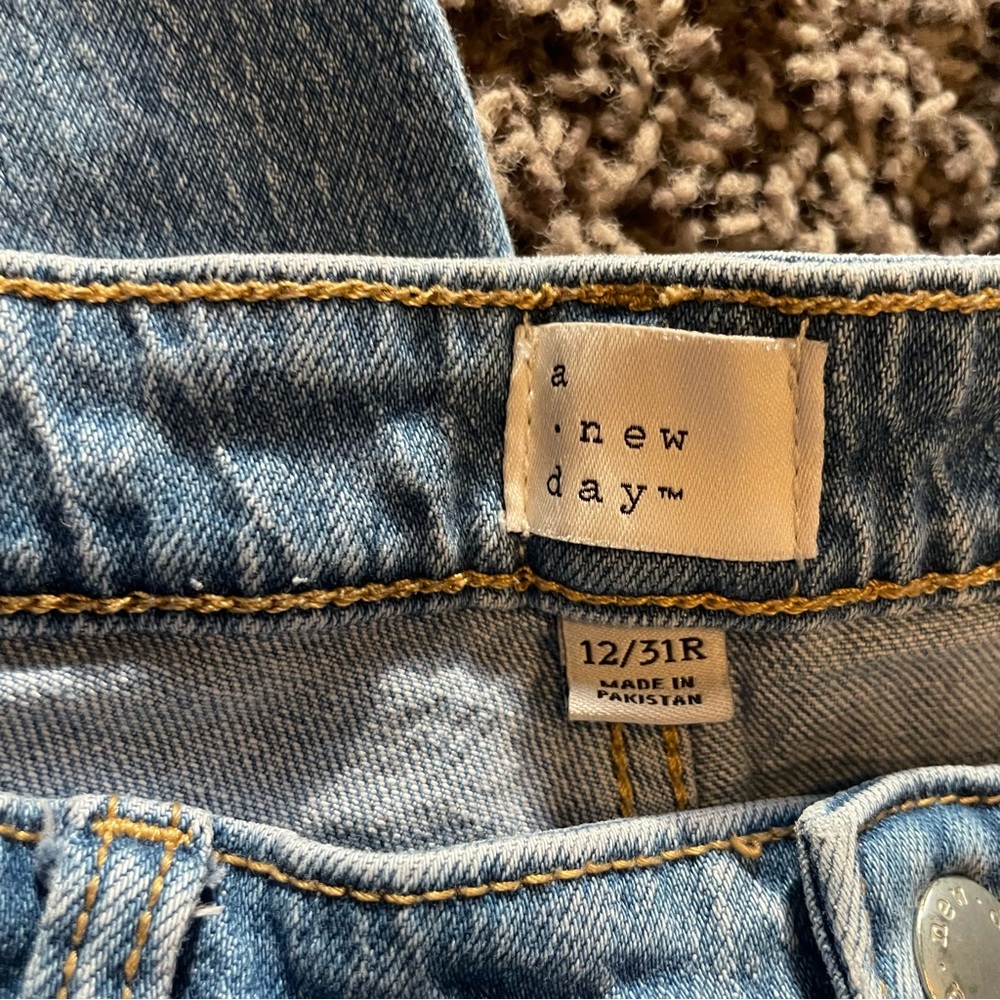 a new day Wide leg light blue denim jeans with frayed raw hems - Picture 2 of 5